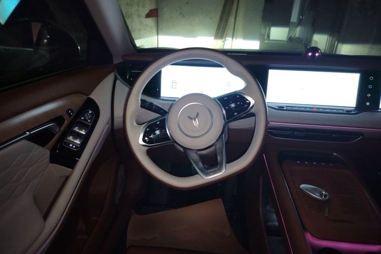 Used VOYAH FREE 2024 Ultra-Long Range Intelligent Driving Version Steering Wheel