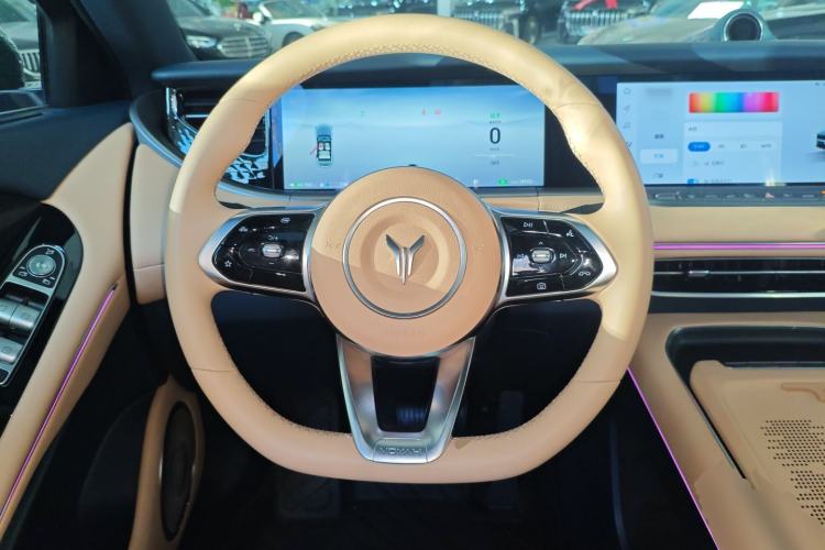 Used VOYAH FREE 2024 Ultra-Long Range Intelligent Driving Version Steering Wheel