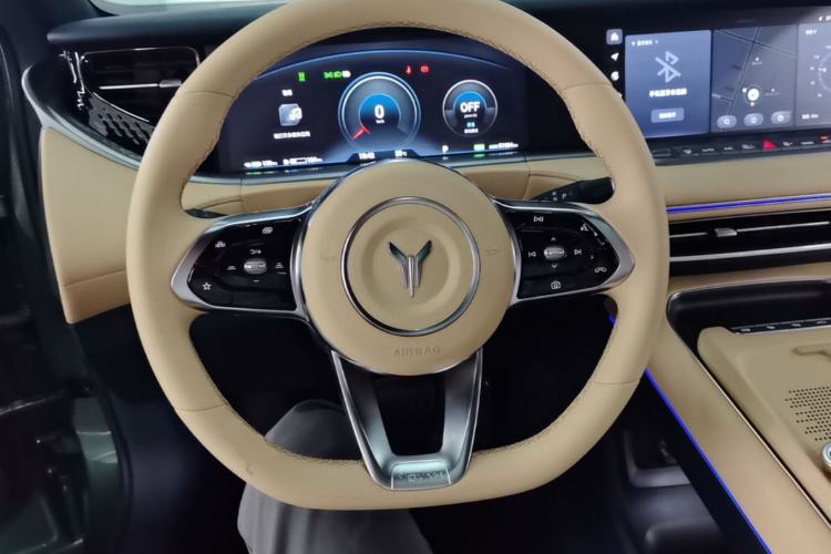 Used VOYAH FREE 2024 Ultra-Long Range Intelligent Driving Version Steering Wheel