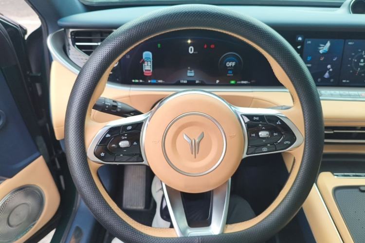 Used VOYAH FREE 2024 Ultra-Long Range Intelligent Driving Version Steering Wheel
