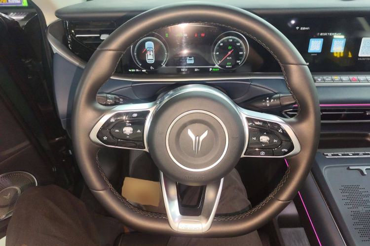Used VOYAH FREE 2024 Ultra-Long Range Intelligent Driving Version Steering Wheel