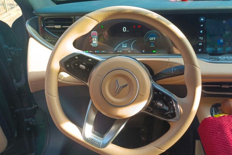 Used VOYAH FREE 2024 Ultra-Long Range Intelligent Driving Version Steering Wheel