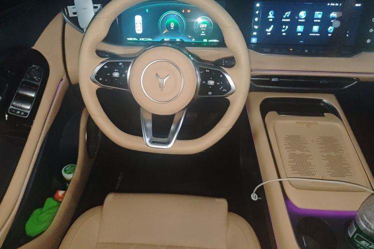 Used VOYAH FREE 2024 Ultra-Long Range Intelligent Driving Version Steering Wheel