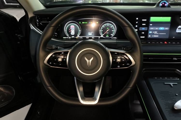 Used VOYAH FREE 2024 Ultra-Long Range Intelligent Driving Version Steering Wheel