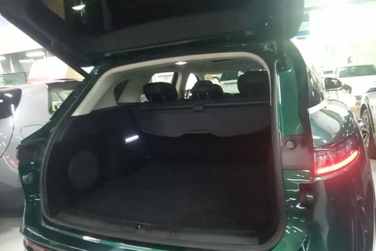 Used VOYAH FREE 2024 Ultra-Long Range Intelligent Driving Version Trunk
