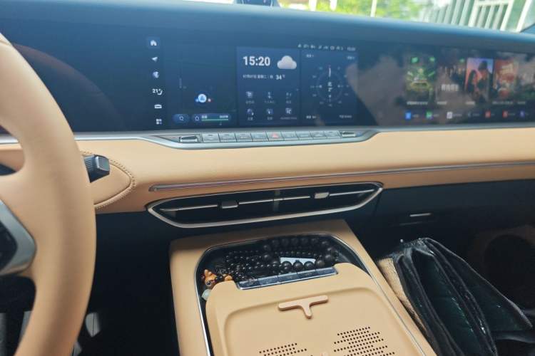 Used VOYAH FREE 2024 Ultra-Long Range Intelligent Driving Version Audio And AC Panel