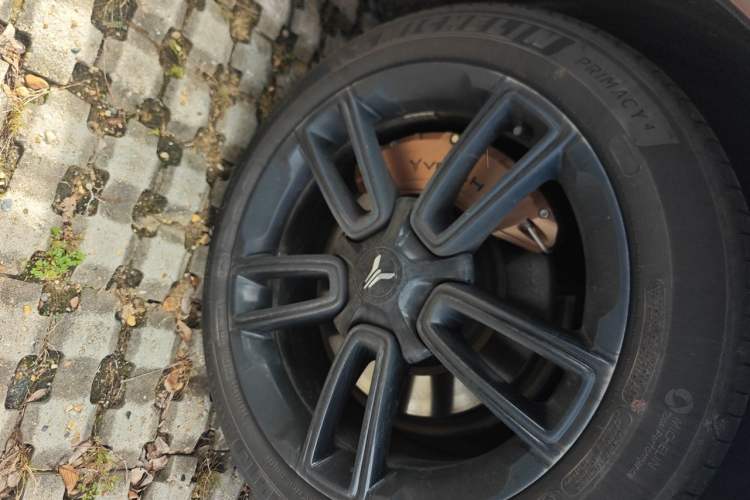 Used VOYAH FREE 2024 Ultra-Long Range Intelligent Driving Version Right Front Wheel Hub