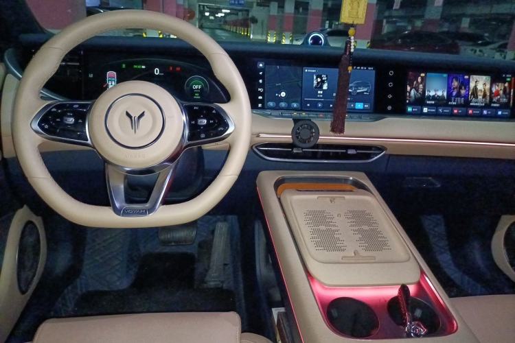 Used VOYAH FREE 2024 Ultra-Long Range Intelligent Driving Version Center Console
