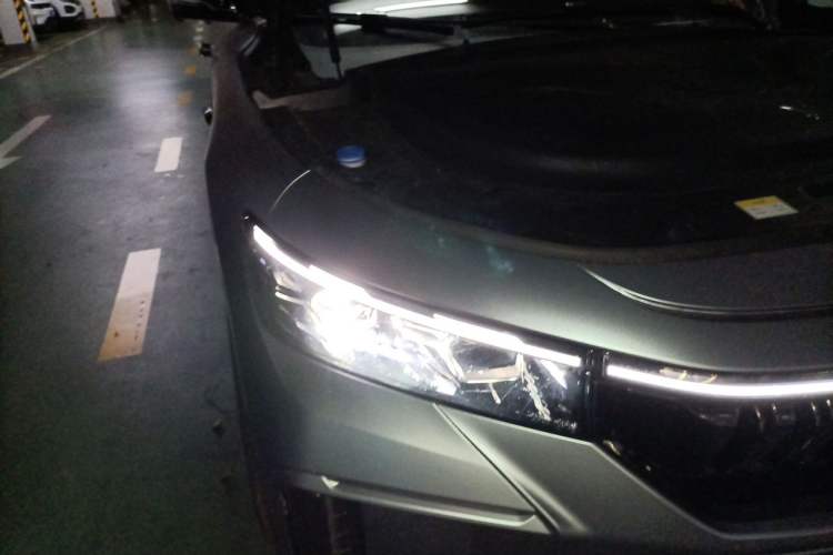 Used VOYAH FREE 2024 Ultra-Long Range Intelligent Driving Version Right Front Headlight