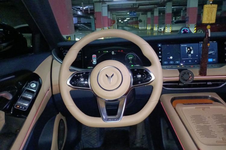 Used VOYAH FREE 2024 Ultra-Long Range Intelligent Driving Version Steering Wheel