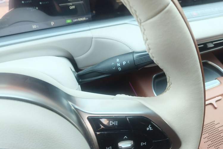 Used VOYAH FREE 2024 Ultra-Long Range Intelligent Driving Version Gear Lever