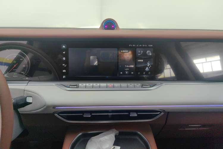 Used VOYAH FREE 2024 Ultra-Long Range Intelligent Driving Version Audio And AC Panel