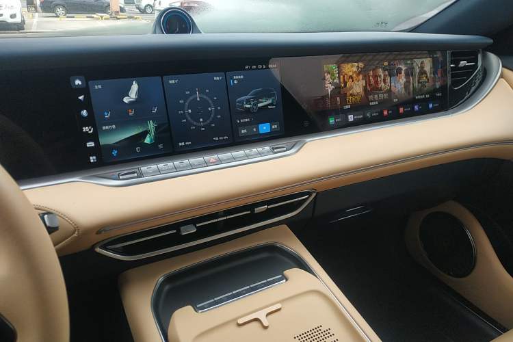 Used VOYAH FREE 2024 Ultra-Long Range Intelligent Driving Version Audio And AC Panel
