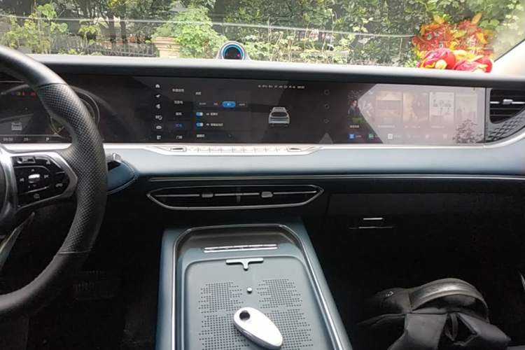 Used VOYAH FREE 2024 Ultra-Long Range Intelligent Driving Version Audio And AC Panel
