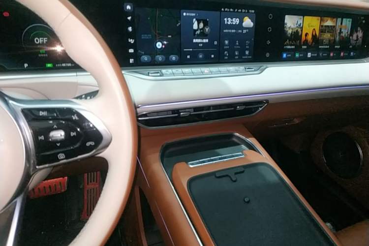 Used VOYAH FREE 2024 Ultra-Long Range Intelligent Driving Version Audio And AC Panel