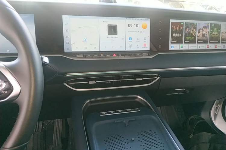 Used VOYAH FREE 2024 Ultra-Long Range Intelligent Driving Version Audio And AC Panel