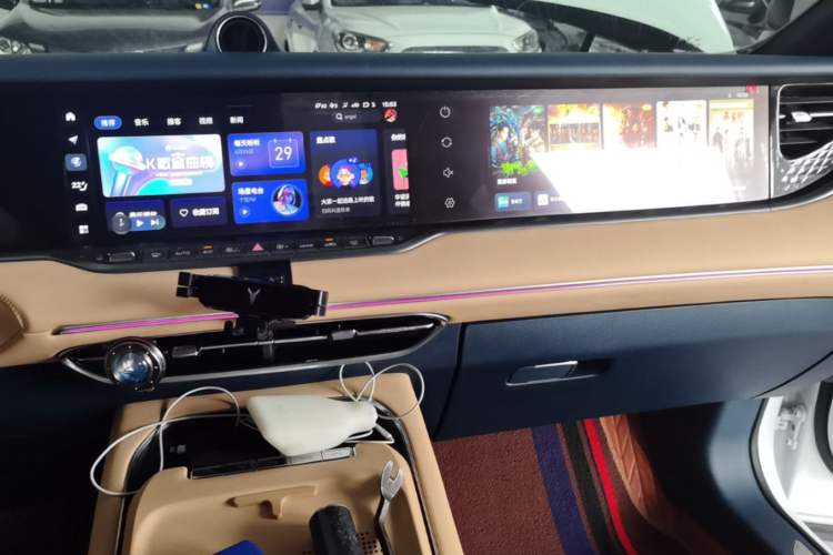 Used VOYAH FREE 2024 Ultra-Long Range Intelligent Driving Version Audio And AC Panel
