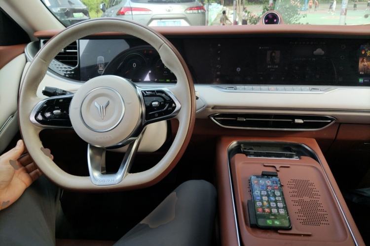 Used VOYAH FREE 2024 Ultra-Long Range Intelligent Driving Version Center Console