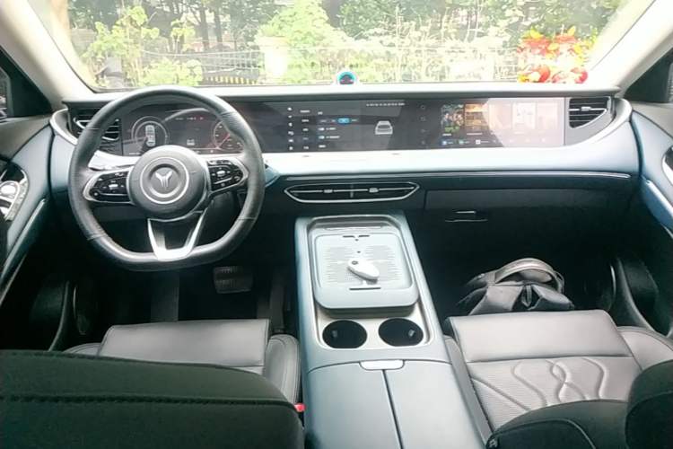 Used VOYAH FREE 2024 Ultra-Long Range Intelligent Driving Version Center Console