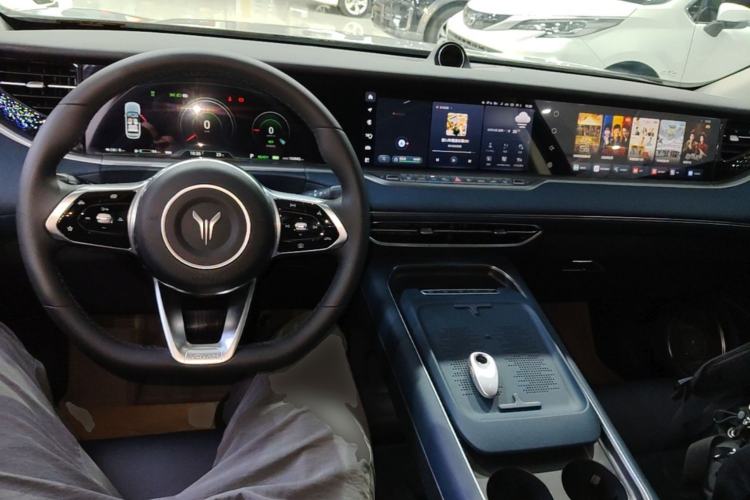 Used VOYAH FREE 2024 Ultra-Long Range Intelligent Driving Version Center Console