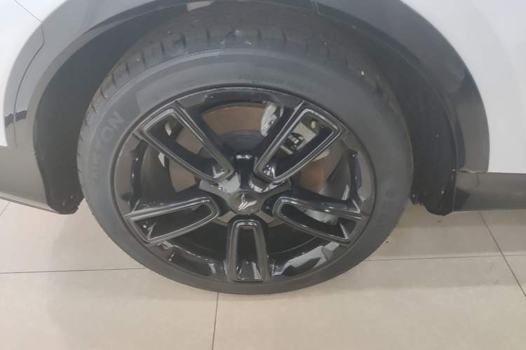 Used VOYAH FREE 2024 Ultra-Long Range Intelligent Driving Version Exterior 5