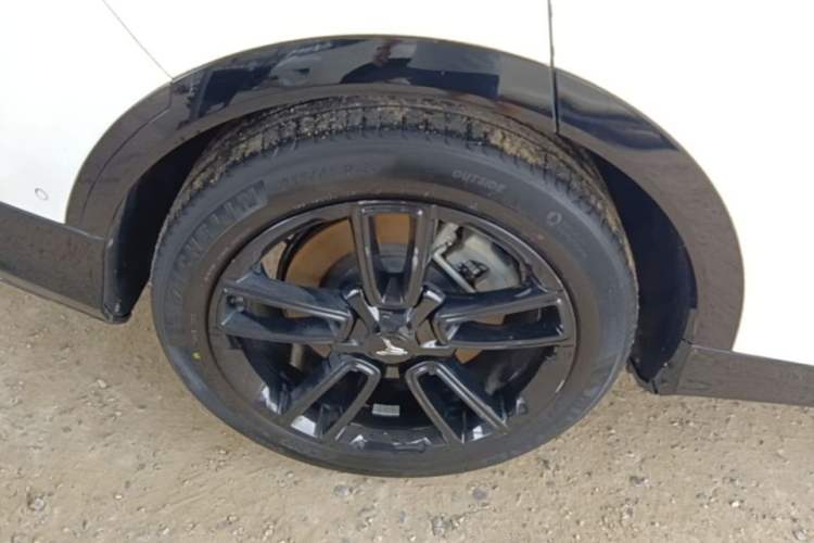 Used VOYAH FREE 2024 Ultra-Long Range Intelligent Driving Version Exterior 5