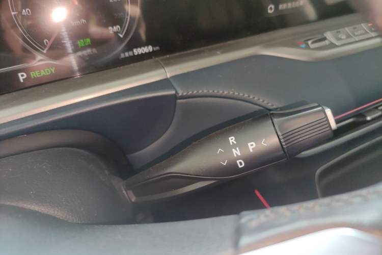 Used VOYAH FREE 2024 Ultra-Long Range Intelligent Driving Version Gear Lever
