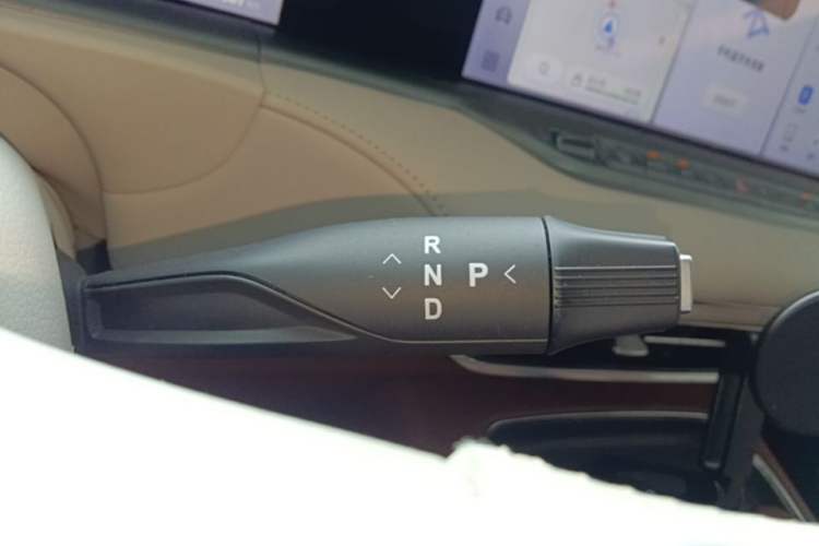 Used VOYAH FREE 2024 Ultra-Long Range Intelligent Driving Version Gear Lever