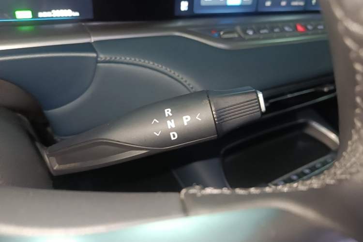 Used VOYAH FREE 2024 Ultra-Long Range Intelligent Driving Version Gear Lever