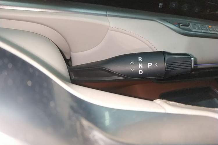 Used VOYAH FREE 2024 Ultra-Long Range Intelligent Driving Version Gear Lever