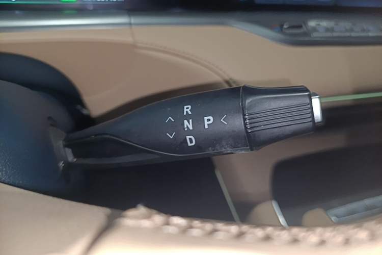 Used VOYAH FREE 2024 Ultra-Long Range Intelligent Driving Version Gear Lever