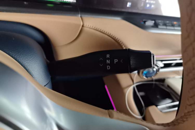 Used VOYAH FREE 2024 Ultra-Long Range Intelligent Driving Version Gear Lever