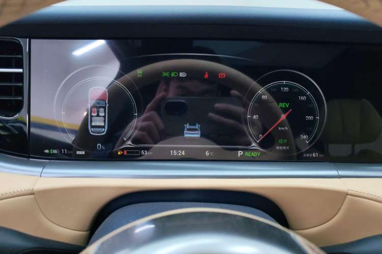 Used VOYAH FREE 2024 Ultra-Long Range Intelligent Driving Version Instrument Cluster