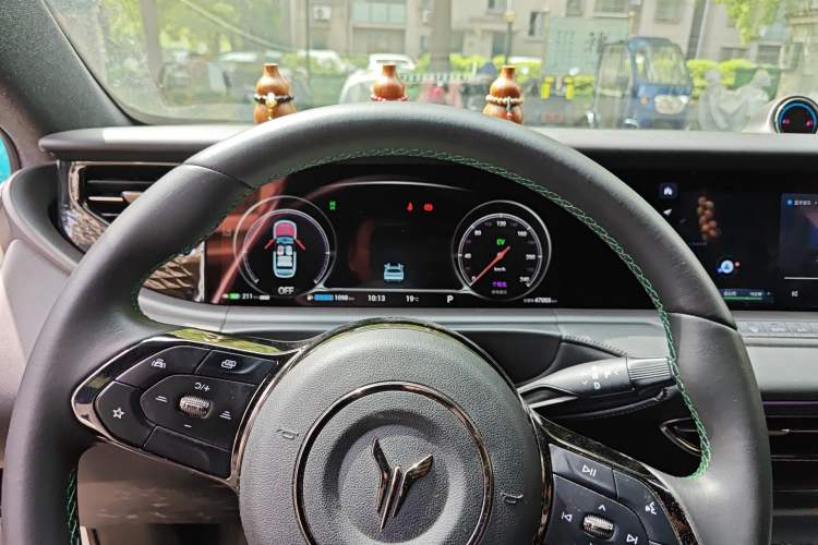 Used VOYAH FREE 2024 Ultra-Long Range Intelligent Driving Version Instrument Cluster