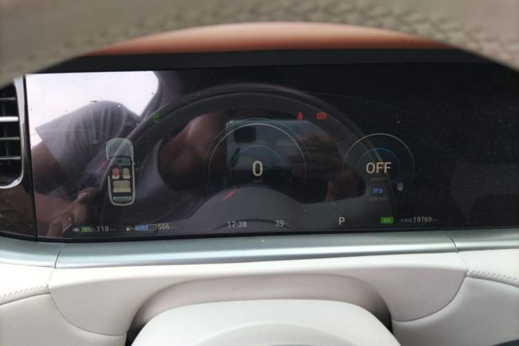 Used VOYAH FREE 2024 Ultra-Long Range Intelligent Driving Version Instrument Cluster