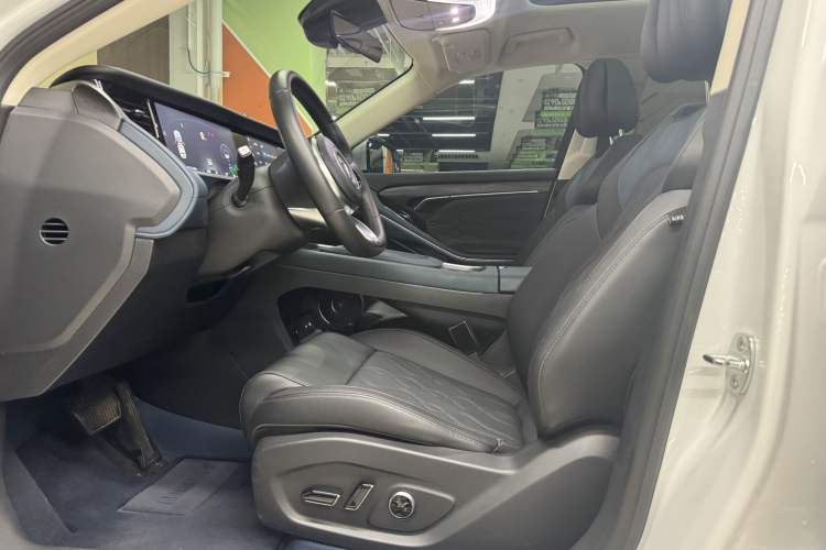 Used VOYAH FREE 2024 Ultra-Long Range Intelligent Driving Version Interior 2