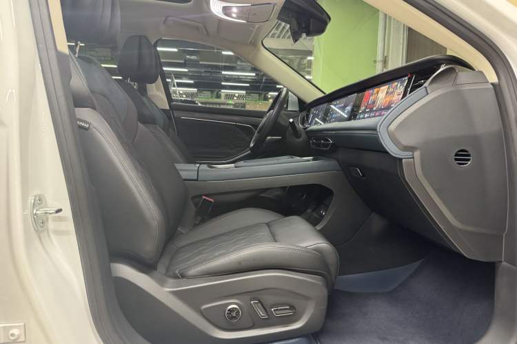 Used VOYAH FREE 2024 Ultra-Long Range Intelligent Driving Version Interior 4