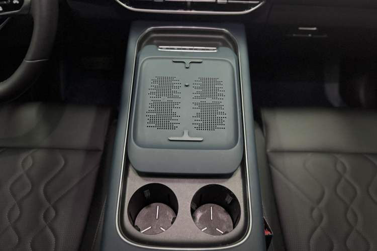 Used VOYAH FREE 2024 Ultra-Long Range Intelligent Driving Version Interior 9
