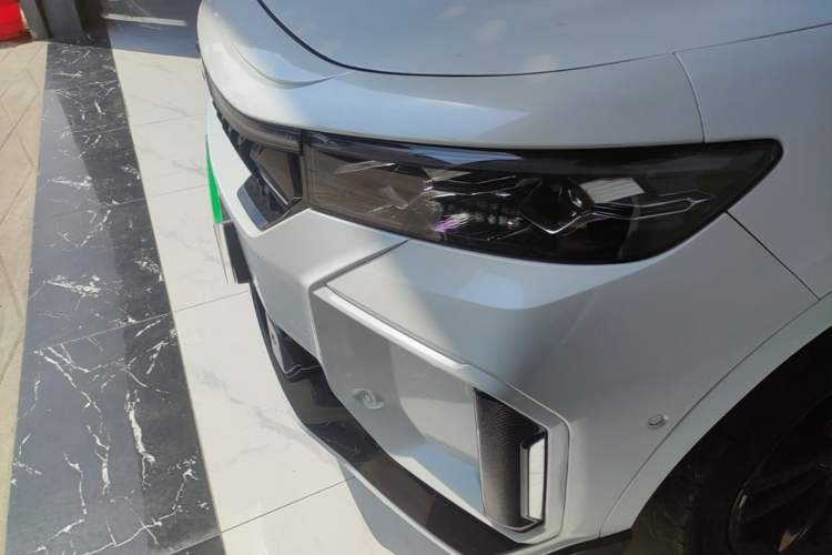 Used VOYAH FREE 2024 Ultra-Long Range Intelligent Driving Version Left Front Headlight