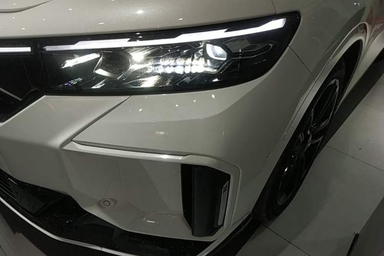 Used VOYAH FREE 2024 Ultra-Long Range Intelligent Driving Version Left Front Headlight