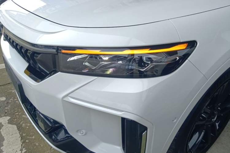Used VOYAH FREE 2024 Ultra-Long Range Intelligent Driving Version Left Front Headlight