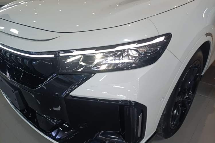 Used VOYAH FREE 2024 Ultra-Long Range Intelligent Driving Version Left Front Headlight