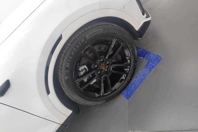 Used VOYAH FREE 2024 Ultra-Long Range Intelligent Driving Version Left Front Wheel Hub