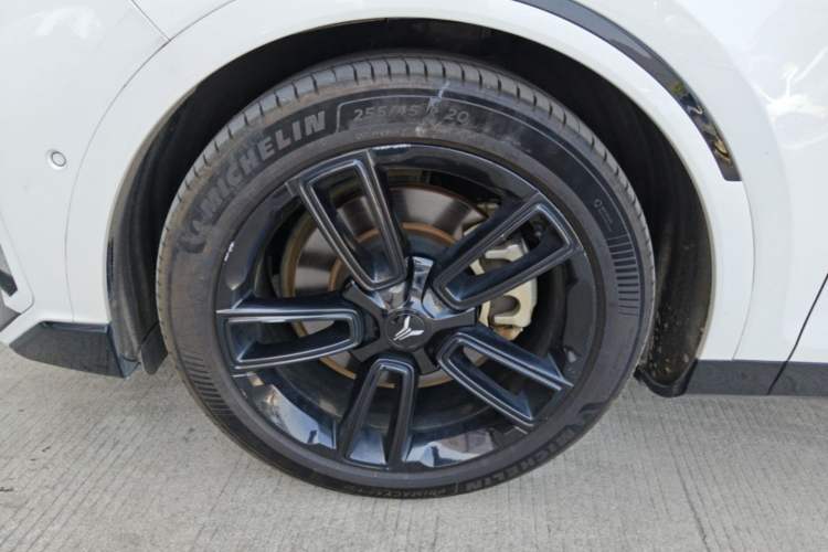 Used VOYAH FREE 2024 Ultra-Long Range Intelligent Driving Version Left Front Wheel Hub