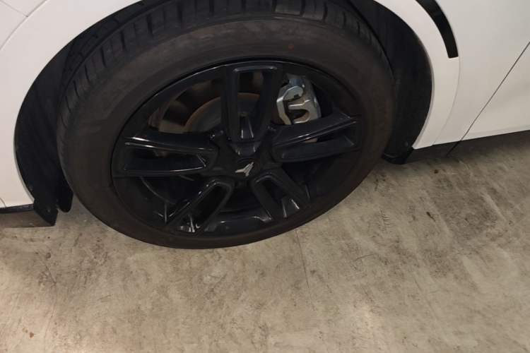 Used VOYAH FREE 2024 Ultra-Long Range Intelligent Driving Version Left Front Wheel Hub