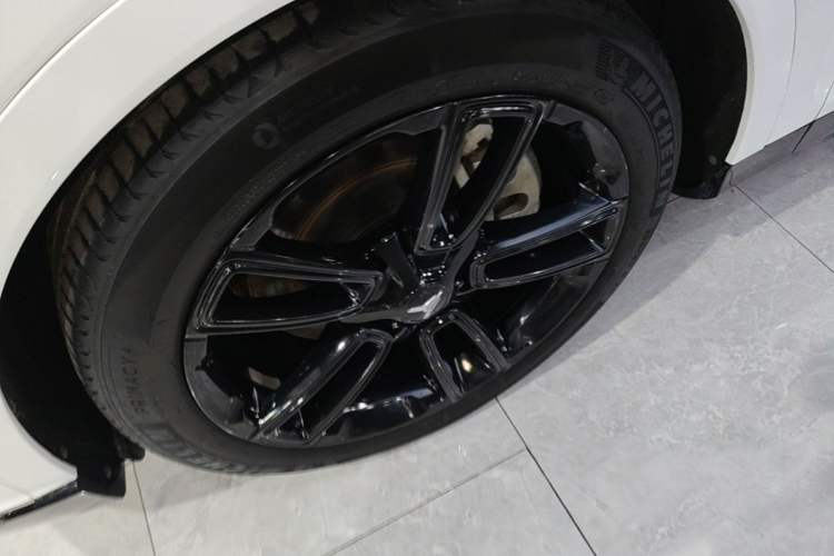 Used VOYAH FREE 2024 Ultra-Long Range Intelligent Driving Version Left Front Wheel Hub