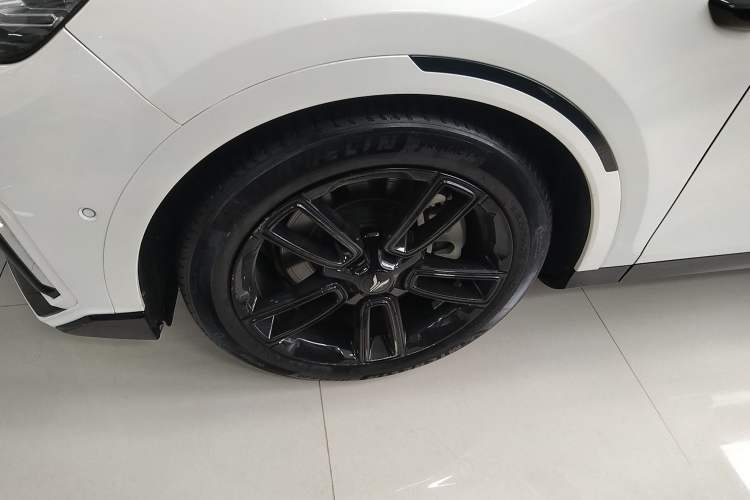 Used VOYAH FREE 2024 Ultra-Long Range Intelligent Driving Version Left Front Wheel Hub