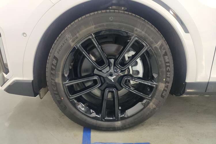 Used VOYAH FREE 2024 Ultra-Long Range Intelligent Driving Version Left Rear Wheel Hub