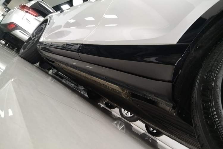 Used VOYAH FREE 2024 Ultra-Long Range Intelligent Driving Version Left Side Sill