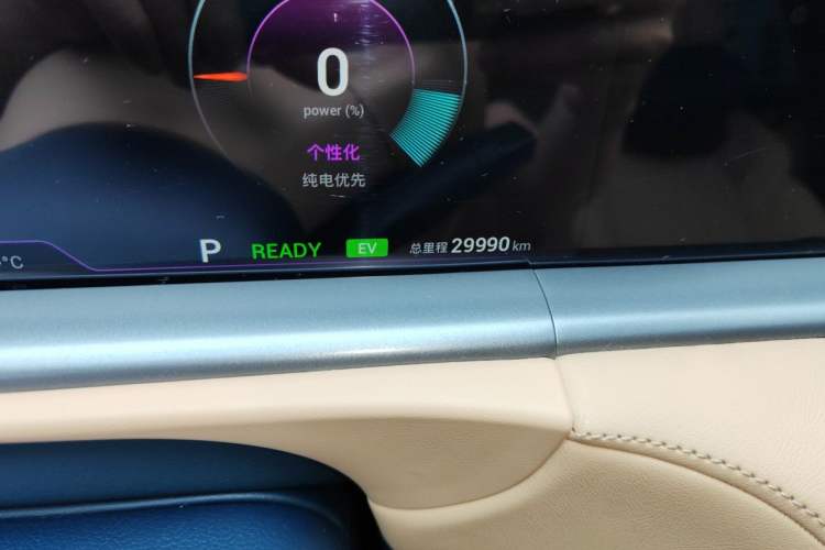 Used VOYAH FREE 2024 Ultra-Long Range Intelligent Driving Version Odometer Close Up